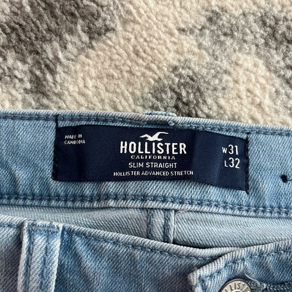 Hollister Slim Straight Light Wash Distressed Jeans - Picture 2 of 2